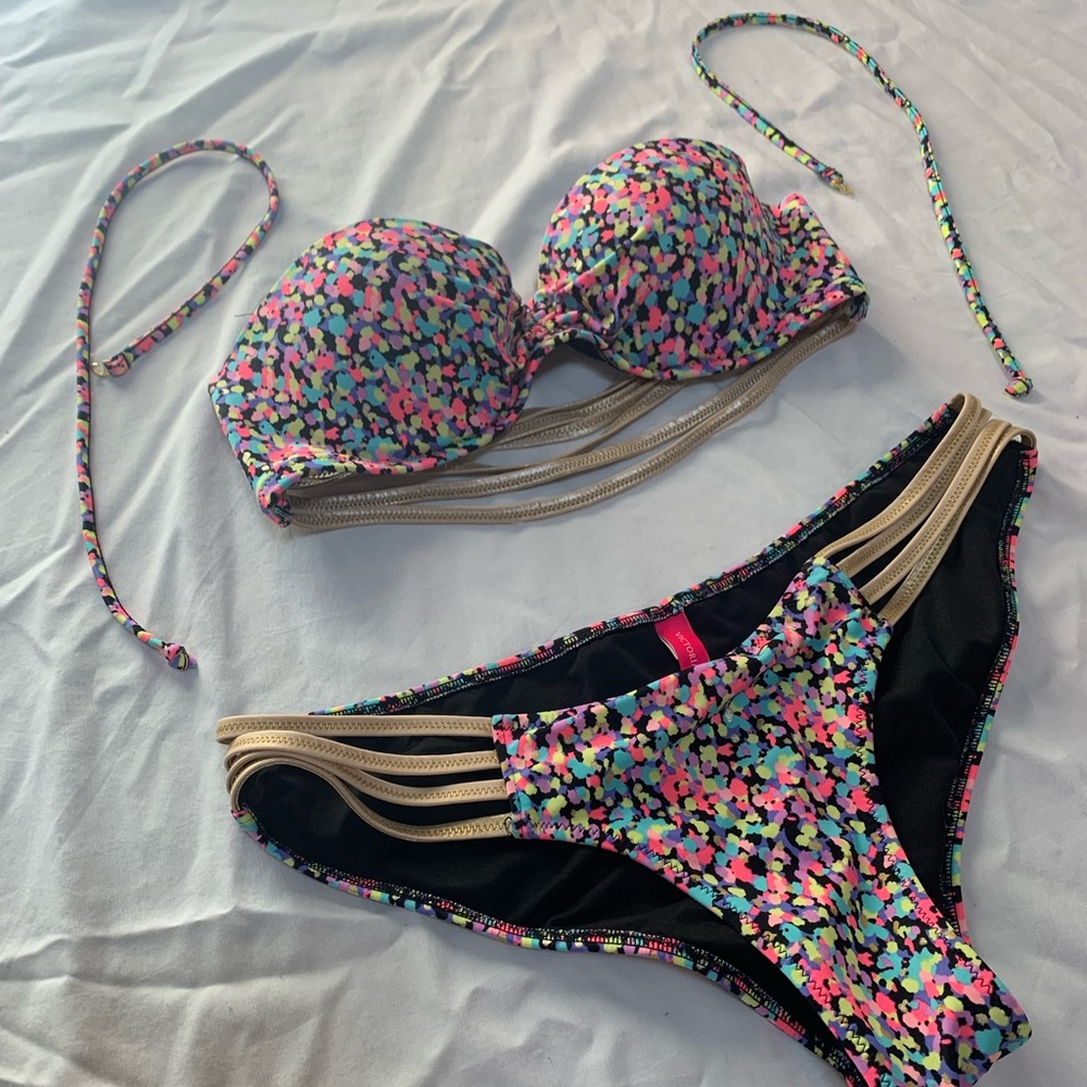 Colorful VS bikini 🍭